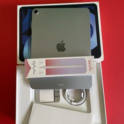 Apple iPad Air 4th Generation 64GB with Box, Pencil, keyboard case like new