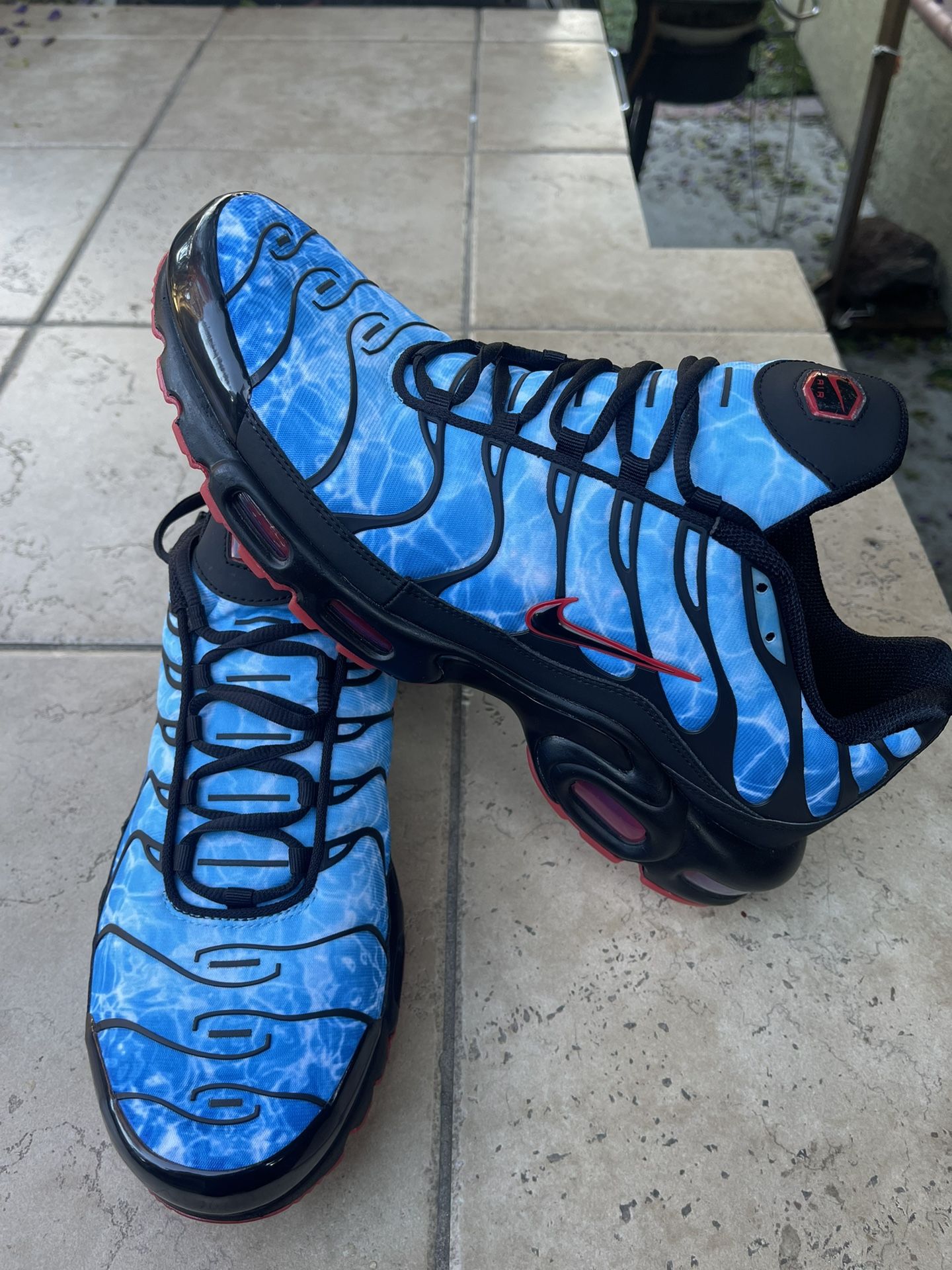 NIKE AIR MAX TRAINERS SIZE 12 NEW