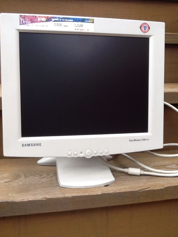 Samsung 15" LCD Monitor SyncMaster 570V TFT