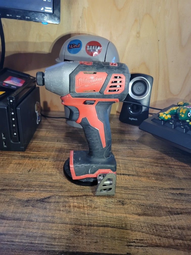 M18 IMPACT DRILL