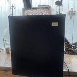 Avanti SHP1701B 1.7 Cu.Ft Superconductor Compact Refrigerator, Black Was Close To $300
