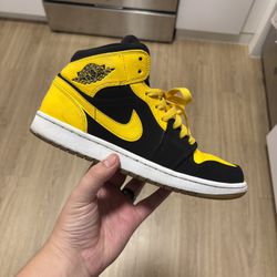 Jordan Retro 1 Mid New Love