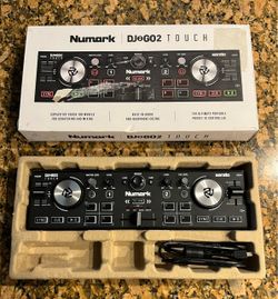 Numark DJ2Go2 Touch mixer controller with Carrying case
