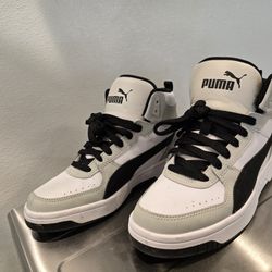 Puma Shoes (Size 7 Us)