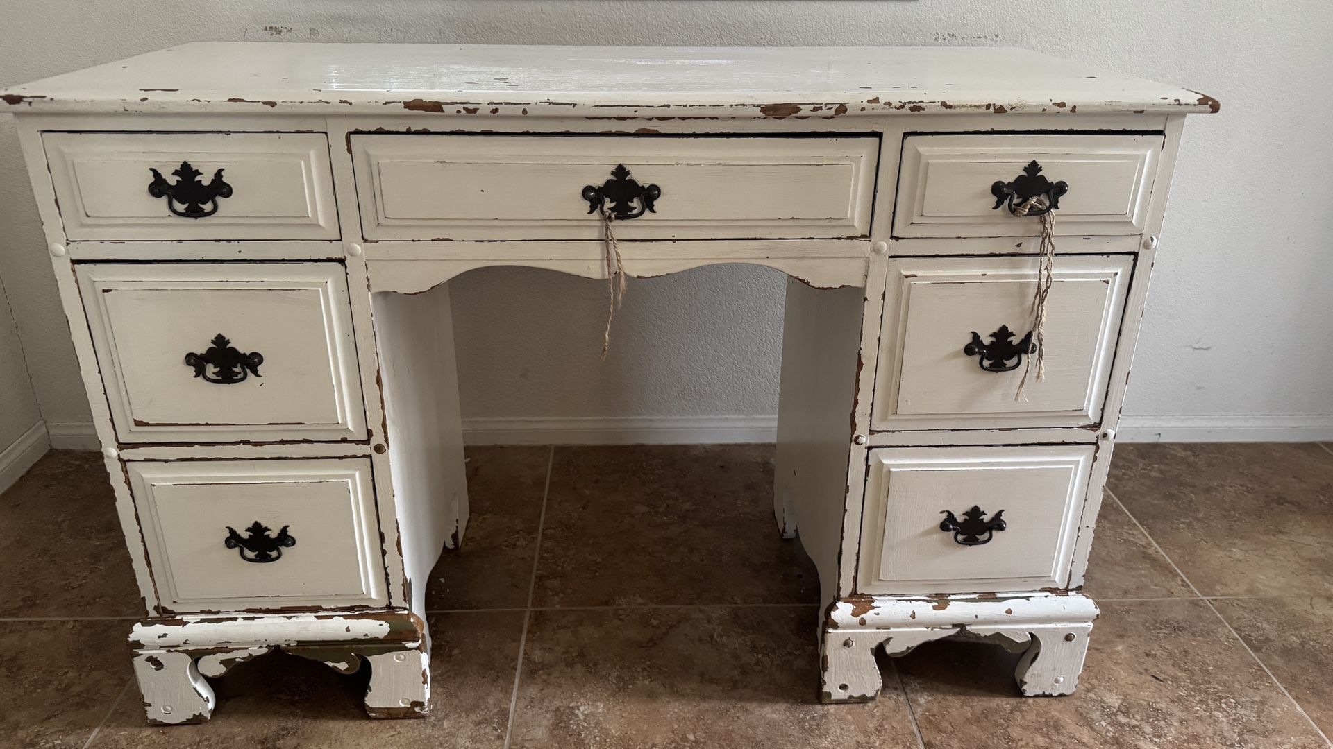 Vintage Shabby Chic Farmhouse Style Desk Sturdy Good Condition!! $75