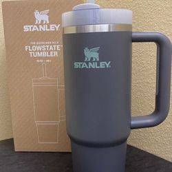 Stanley Adventure Quencher 30oz Charcoal Thumbnail