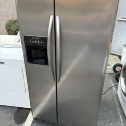 Frigidaire Stainless Steel Refrigerator And Freezer 