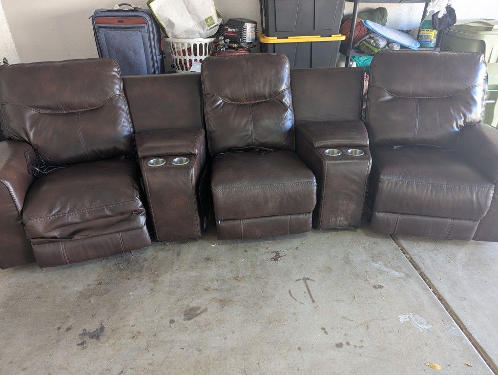 Electric Recliner Couch. American furniture Warehouse.