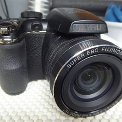 Fujifilm S4200 14MP Camera