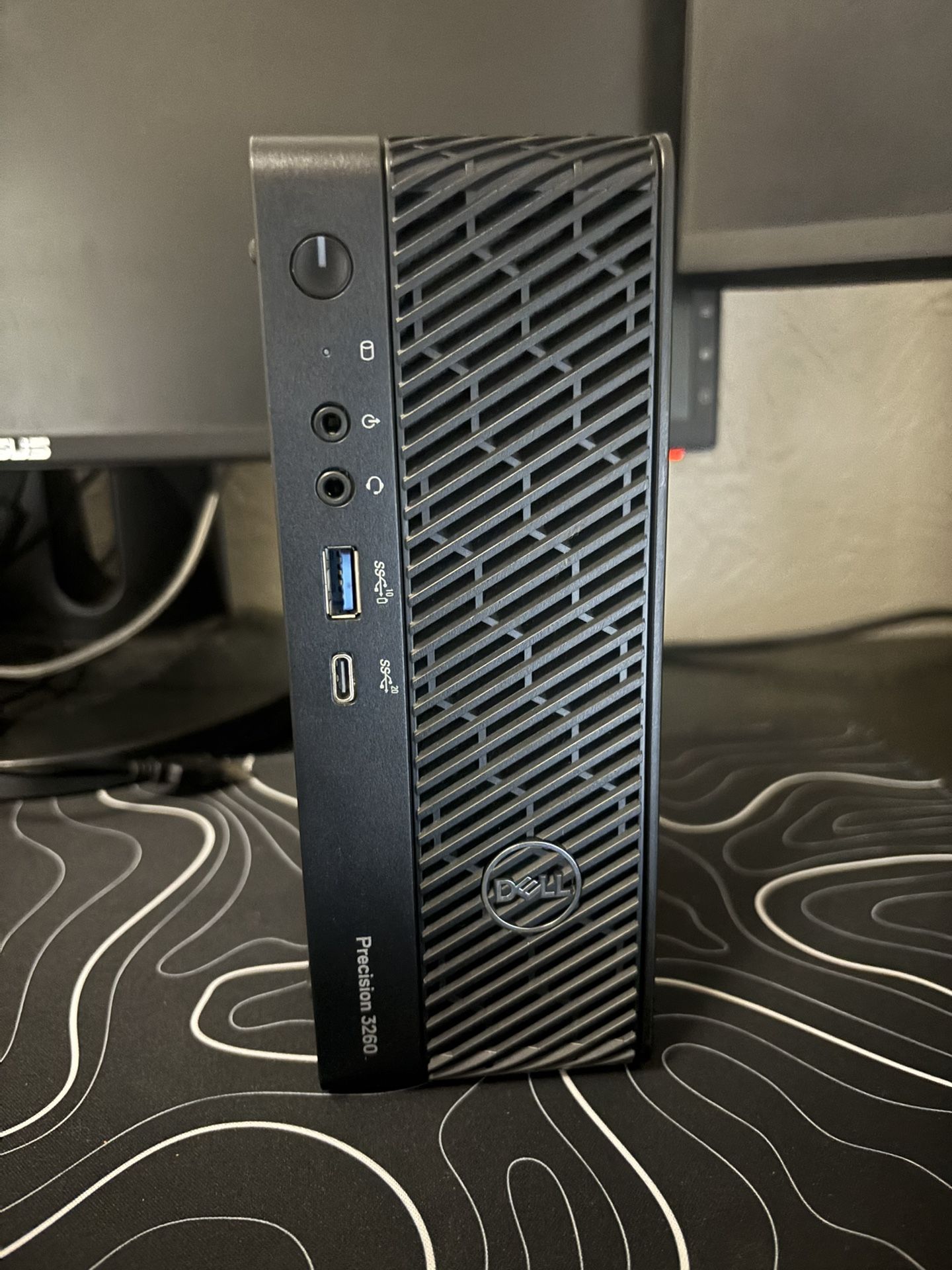 Dell Precision 3260