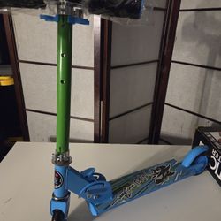 Maui Ans Sons Fintastic Shark Scooter Ages 3+ Adjustable Height Max Weight 100 Lbs