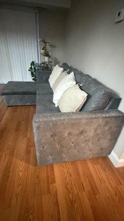 Beautiful Gray Sectional Sofa with Chaise & Sleeper
