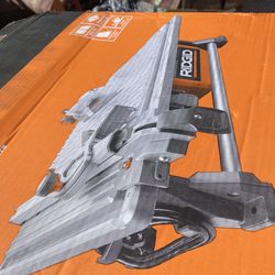 Ridgid 7 Inch. Table Top Tile Saw