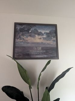 WALL ART LIKE NEW