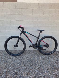 SPECIALIZED PITCH SPORT 27.5 INCH MOUNTAIN BIKE LIKE NEW ( CHECK MY OTHER BIKES)