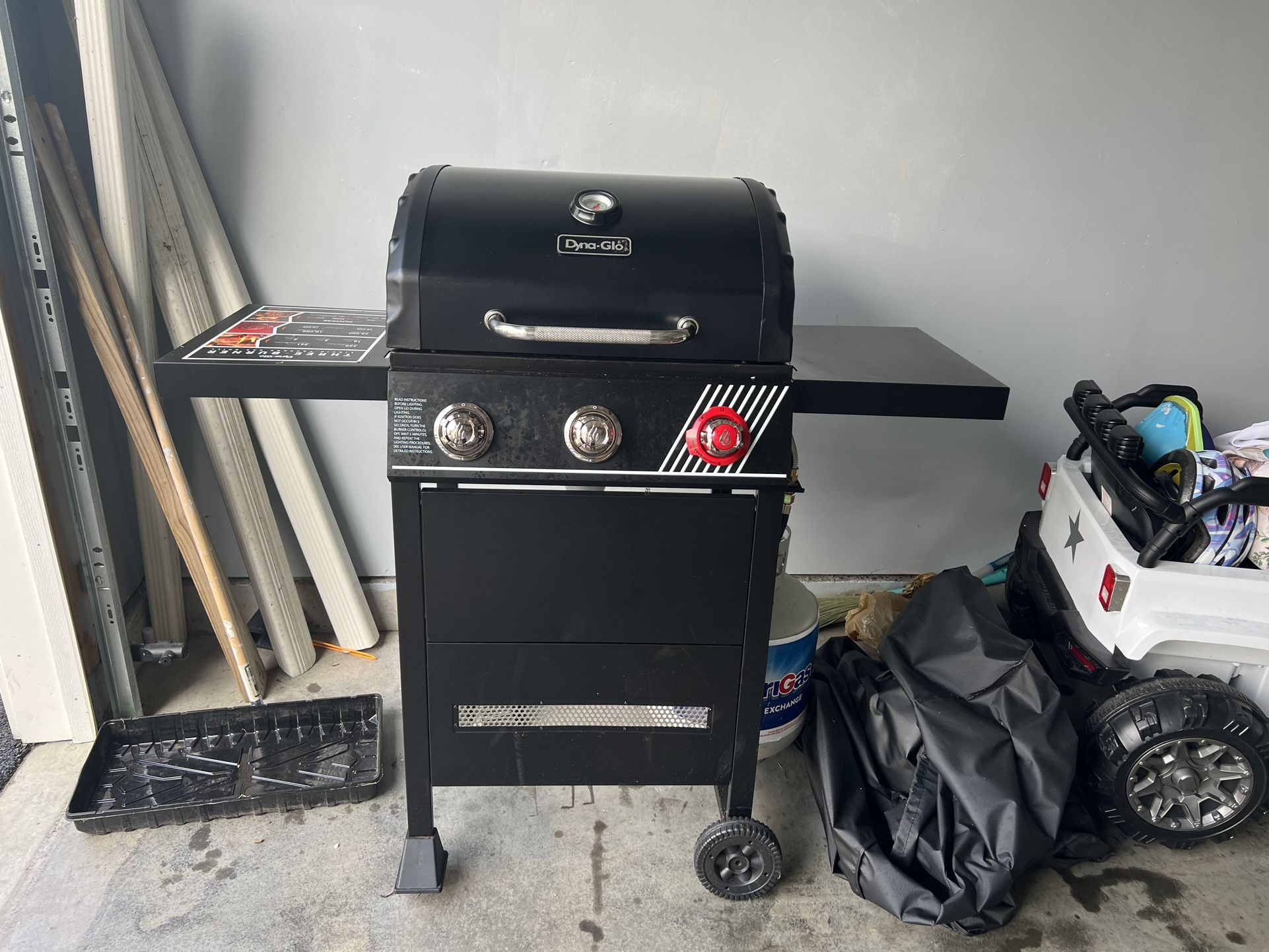 Outdoor/Indoor gas grill With Filled Cylinder And Cover