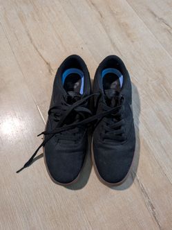 Nike tennis shoes