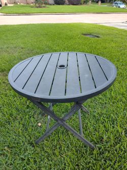 Aluminum patio table