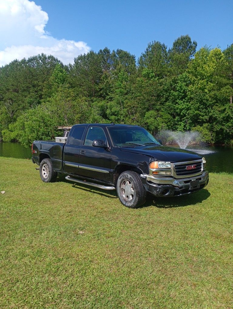 2005 GMC Sierra