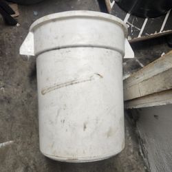 Whithe Trash Can $14