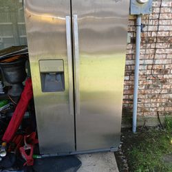 Whirlpool Refrigerator $200  or Best Offer