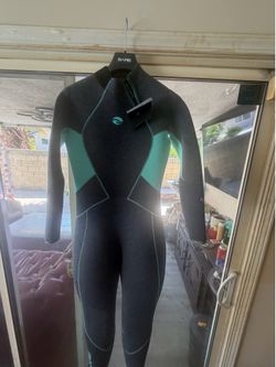 Women's Bare wetsuit, 7mm, brand new, size 8, special clearance price.