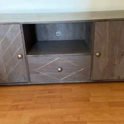 Heavy wood tv stand 