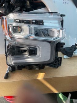 2022-2024 Chevy Silverado 1500 headlight rh side passanger side