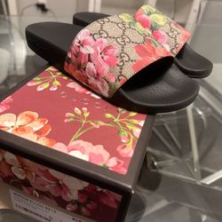 GUCCI Blooms Supreme Floral Slides (SIZE 5 IN WOMENS)