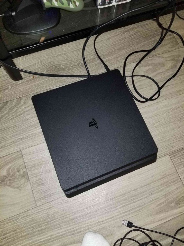 PS4 Slim Console (1 tb)