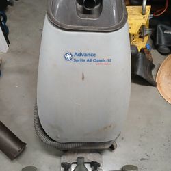 Floor Vacuum  and  Vacuum  Work  Well 