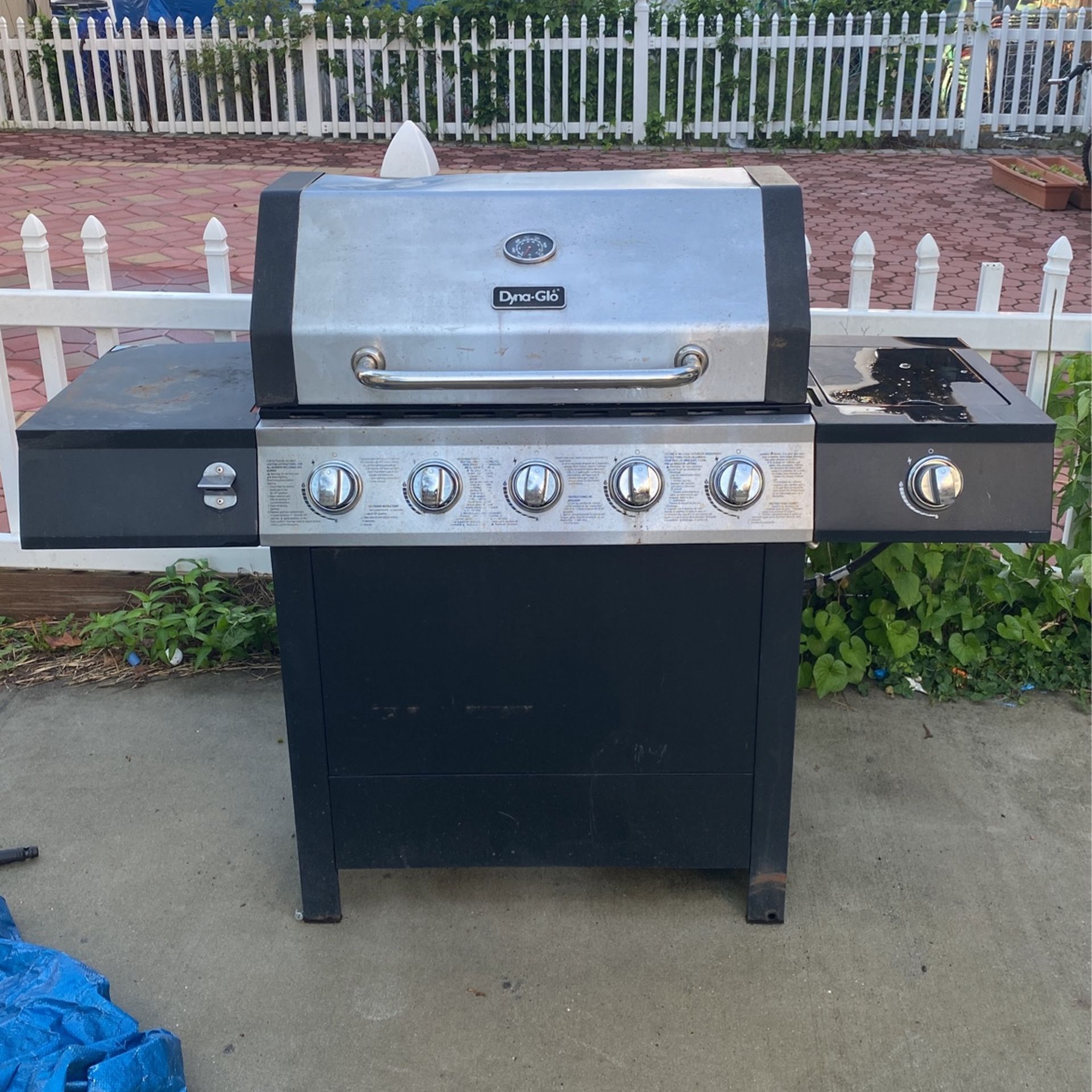 Dyna-Glo 6-Burner Stainless Steel Grill w/ Side Burner