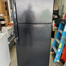  Refrigerator GE