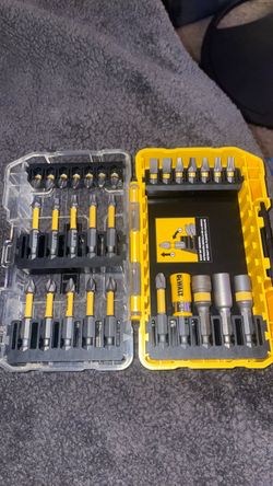 DeWalt drillbit piece set