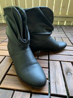 Woman Booties Shoes Size 6