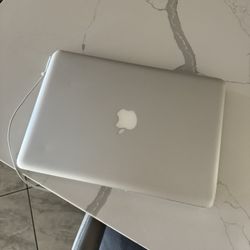 MacBook Pro 13.3” (2011) 