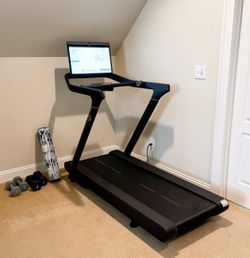 PELOTON TREAD TREADMILL TOUCHSCREEN SMART HOME GYM RUNNING WORKOUT CARDIO FITNESS MACHINE

This description was generated by AI. What is included is s