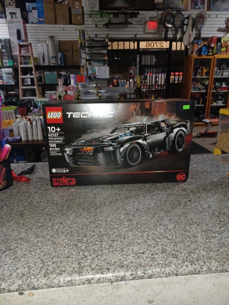  Lego Technic 42127 The Batman Batmobile (1360 pcs) : Toys &  Games