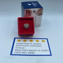 Beautiful 10K Ladies Ring