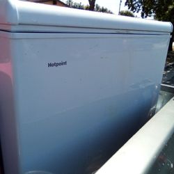 Deep Freezer Works Great Reduced From $120 To $80 Firm!!!