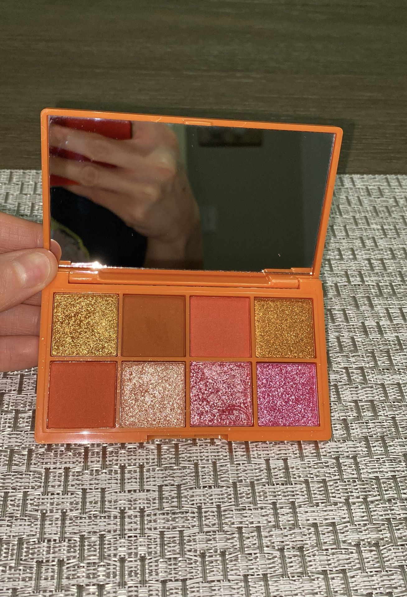  heart Revolution Mini Tasty Peach Eyeshadow Palette 