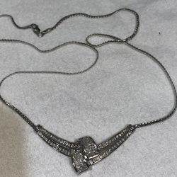 14 Karat White Gold Natural Diamond Necklace