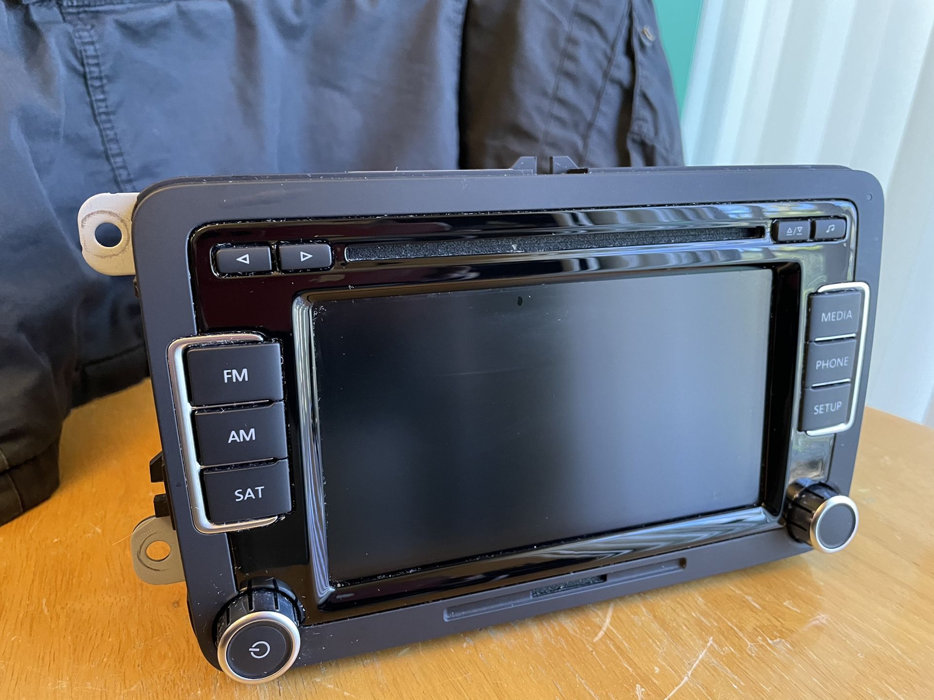 2010 - 2015 Volkswagen OE Touch Screen Radio 6 Disc Changer XM RCD-510 - $150