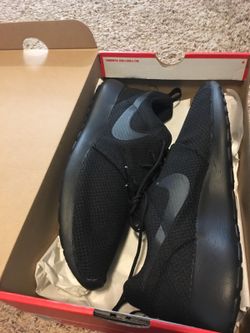 Nike Rosche Size 9