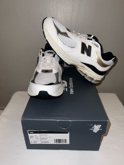 Size 6.5Y, 8W 2002R New Balance White, Black, Gold