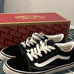 Vans size 5.5 youth black /white  old school also fit size womens used a couple times 