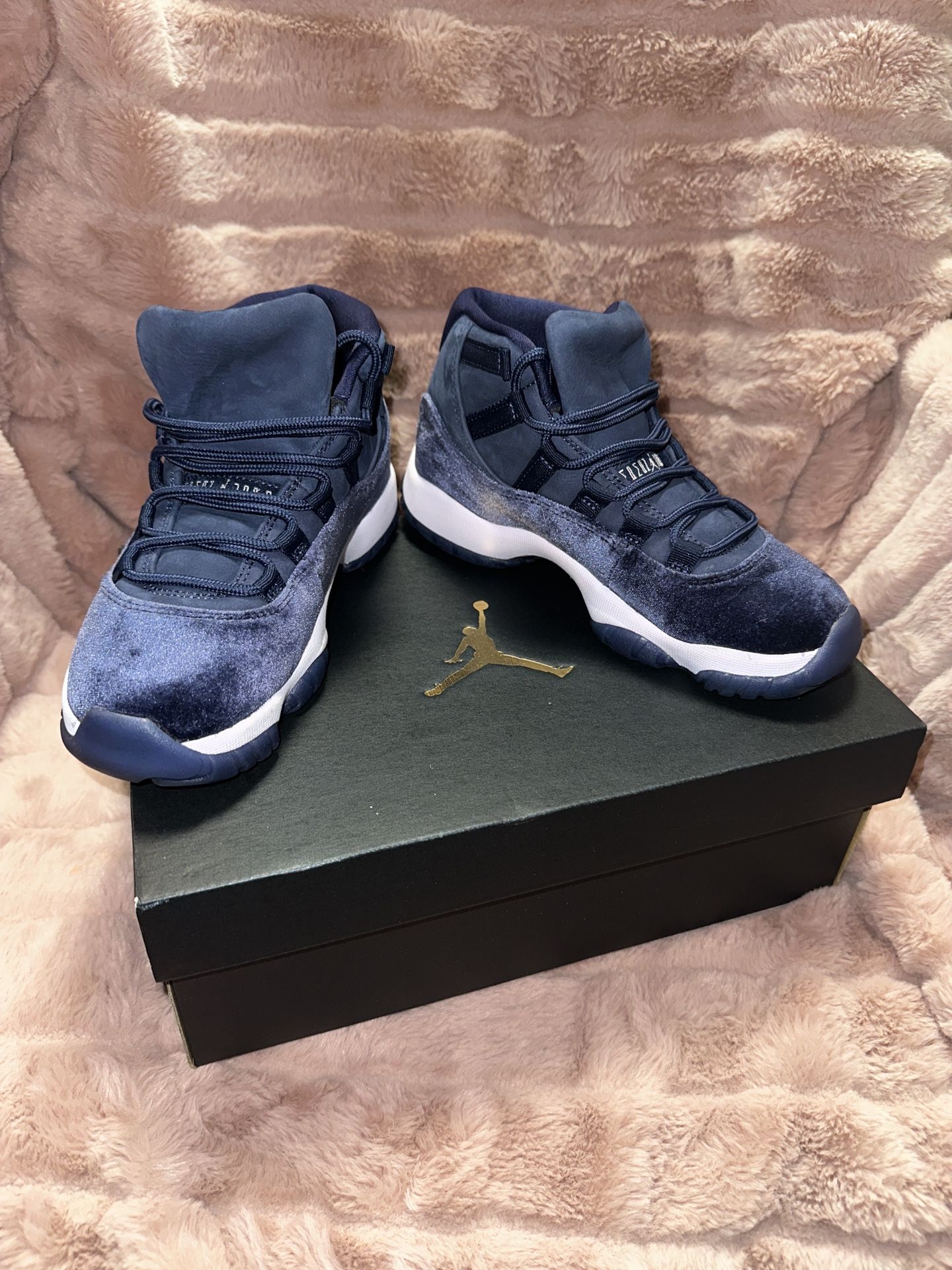 Jordan 11 Retro Midnight Velvet Navy