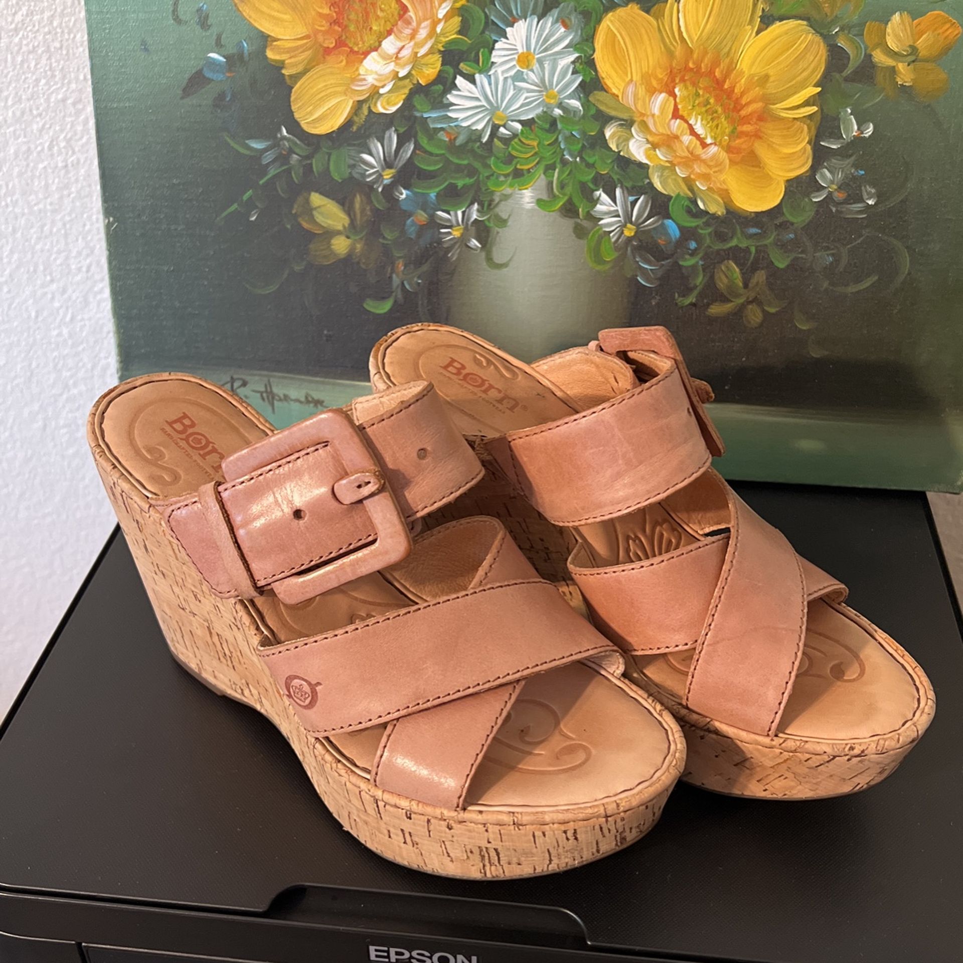 Born Wedge Sandel Size 8