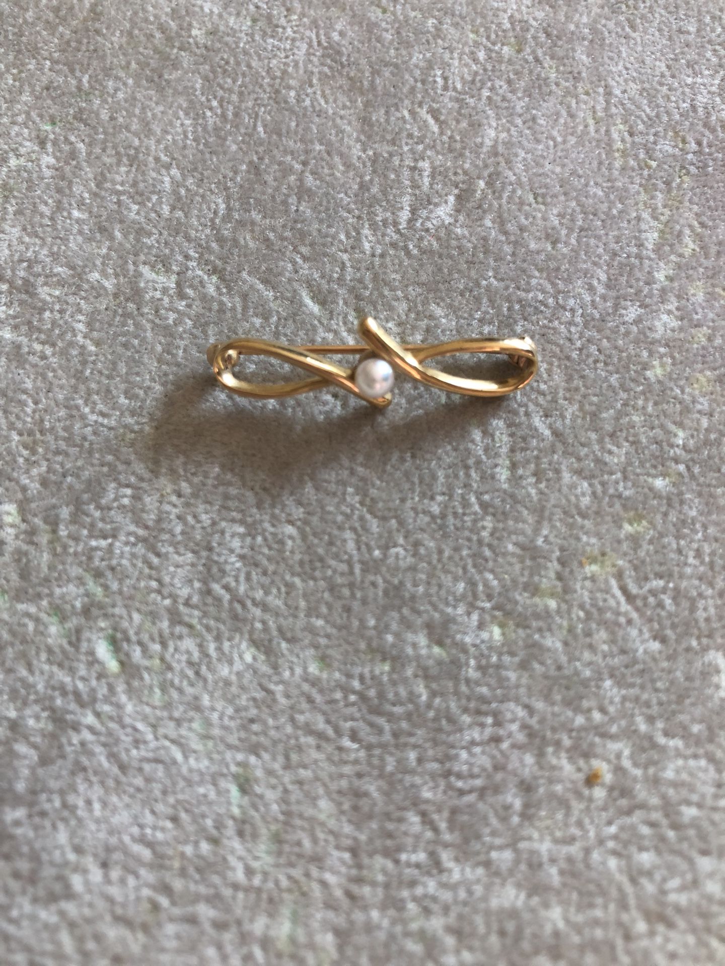 Yellow Gold And Pearl Brooch/Pin