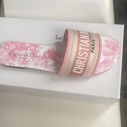 Dior Sandals For Woman Also A Good Valentine Gift 